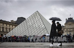 Hung thủ tấn công Bảo tàng Louvre từ chối trả lời thẩm vấn