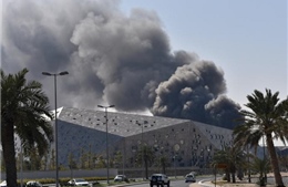 Nhà hát lớn 700 triệu đô ở Kuwait bốc cháy ngùn ngụt
