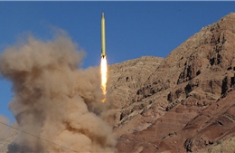Iran tiếp tục thử tên lửa &#39;nắn gân&#39; Mỹ
