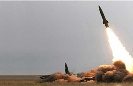 Israel đánh chặn tên lửa liên tiếp lao đến khu nghỉ mát