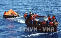 14 du khách may mắn thoát chết sau khi rơi xuống biển Kiên Giang