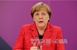 Cuộc tranh cử khó khăn của bà Merkel 