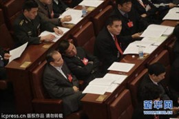 6 quan chức Trung Quốc bị phạt vì ngủ gật khi họp 