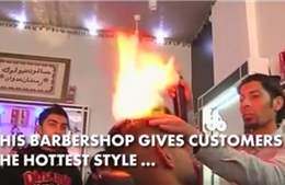 Thợ cắt tóc ‘đốt’ đầu khách hàng để tạo kiểu