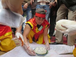 Đặc sắc hội thi bánh chưng, bánh dày lễ hội Côn Sơn - Kiếp Bạc
