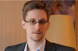 Snowden bác tin bị &#39;làm quà&#39; cho ông Trump