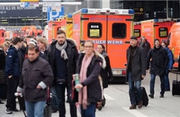 Khách ho, chảy nước mắt vì mùi lạ, Đức đóng cửa khẩn cấp sân bay 