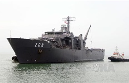 Tàu Hải quân Singapore thăm Cảng quốc tế Cam Ranh