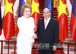Thủ tướng Nguyễn Xuân Phúc tiếp Chủ tịch Hội đồng Liên bang Nga 