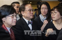 Cựu Trưởng Đặc khu Hong Kong bị tống giam ngay sau khi lĩnh án tù