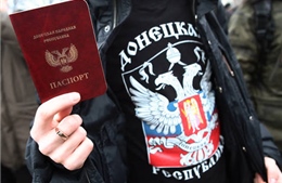 Nga &#39;ra đòn&#39; gì khi công nhận giấy tờ cấp tại Đông Ukraine?