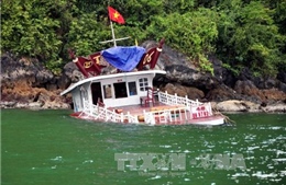 Tràn nước tàu du lịch trên vịnh Hạ Long: 47 du khách hú vía