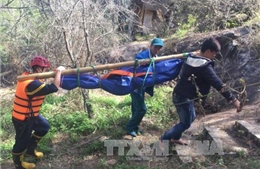 Đu dây vượt thác Hang Cọp ở Đà Lạt, một du khách Ba Lan tử nạn