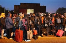 Phát hiện nhiều người di cư chết ngạt trong container ở Libya 