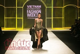 Vietnam’s Next Top Model gây sốt với “cuộc chiến” của các người mẫu chuyên nghiệp
