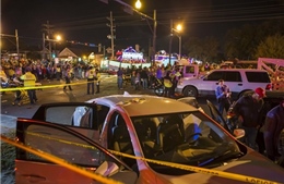 Xe ô tô đâm vào đám đông xem diễu hành, 50 người bị thương 