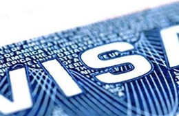 Mỹ ngừng xét duyệt nhanh thị thực cho lao động nước ngoài