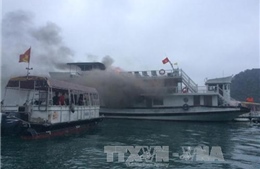 Lại xảy ra cháy tàu du lịch trên vịnh Hạ Long 