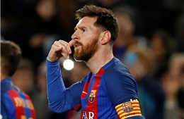 Lionel Messi công bố lời giải cho hành động gọi điện ăn mừng bàn thắng 