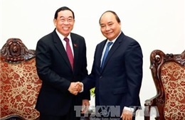 Thủ tướng Nguyễn Xuân Phúc tiếp Bộ trưởng Công chính và Vận tải Lào