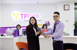 TPBank gửi tặng hàng nghìn món quà cho khách hàng nữ ngày 8/3