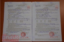 Đi xe ô tô trên vỉa hè đường Mễ Trì (Hà Nội), 2 tài xế bị thu giấy phép lái xe
