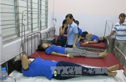 Hàng trăm công nhân ở Bình Dương có dấu hiệu ngộ độc phải nhập viện 