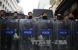 Cảnh sát Hà Lan bất ngờ bắt giữ Bộ trưởng Thổ Nhĩ Kỳ