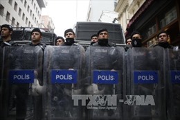 Thổ Nhĩ Kỳ kêu gọi cộng đồng quốc tế trừng phạt Hà Lan