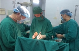 Bệnh viện đa khoa Nam Định lần đầu tiên thay khớp vai thành công cho bệnh nhân 