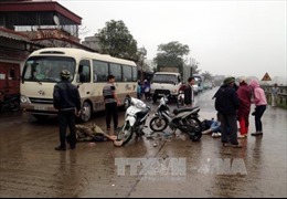 Nam Định: Hai xe máy đấu đầu, 4 người bị thương