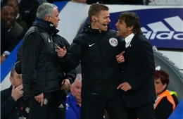 HLV Jose Mourinho ‘phản pháo’ các CĐV Chelsea