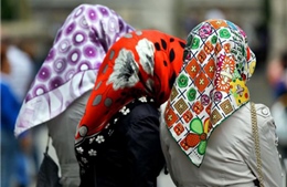 Thổ Nhĩ Kỳ lên án châu Âu cấm trang phục tôn giáo nơi làm việc