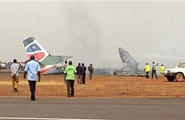Máy bay rơi nát ở Nam Sudan, ít nhất 9 người may mắn sống sót