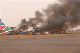 Máy bay gặp nạn cháy rụi, toàn bộ hành khách sống sót thần kỳ 