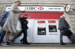 17 ngân hàng Anh bị nghi giúp tội phạm Nga rửa hơn 700 triệu USD