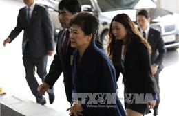 Kết thúc 14 tiếng thẩm vấn cựu Tổng thống Park Geun-hye 
