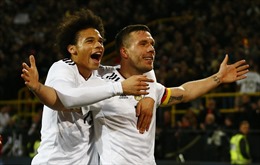 Lukas Podolski gửi lời chia tay tuyển Đức bằng bàn thắng đẹp kinh điển, hạ gục Tam Sư
