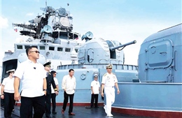 Tổng thống Philippines cho tàu quân sự Nga tự do đi vào lãnh hải