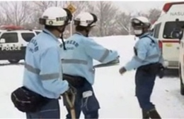 Lở tuyết ở Nhật Bản, 8 học sinh bị chôn vùi