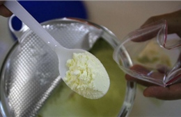 Trung Quốc xét xử đường dây sản xuất sữa công thức trẻ em giả 