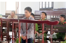 Sát hại dã man con gái ruột 22 tháng tuổi, lĩnh án 18 năm tù