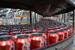Phát hiện &#39;chất thải con người&#39; trong lon Coca-Cola 