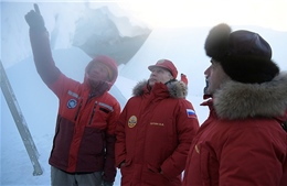 Ông Putin thăm Bắc Cực, tận tay khoan cắt băng