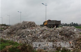 Thanh Hóa: Đổ trộm &#39;núi rác&#39; dọc đại lộ nghìn tỷ
