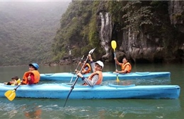 Thuyền kayak được phép hoạt động trở lại trên vịnh Hạ Long