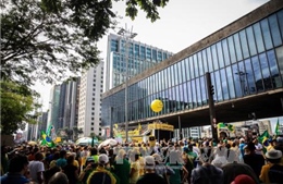 Brazil: Hàng chục nghìn người biểu tình phản đối dự luật của Chính phủ