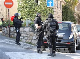 Pháp bắt 2 thiếu nữ âm mưu tấn công khủng bố