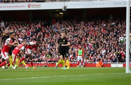 Arsenal và Man City chia điểm tại Emirates