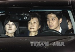 Cựu Tổng thống Park bị thẩm vấn tại trung tâm giam giữ 